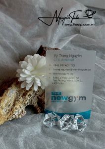 Danh thiếp nhựa trong suốt