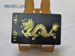 In thẻ nhựa ép kim
