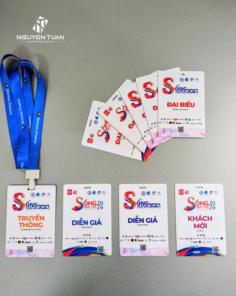 In thẻ ban tổ chức (BTC), thẻ staff