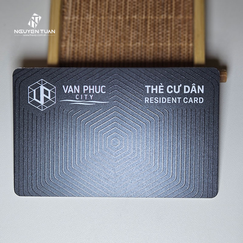 In thẻ nhựa gắn chip